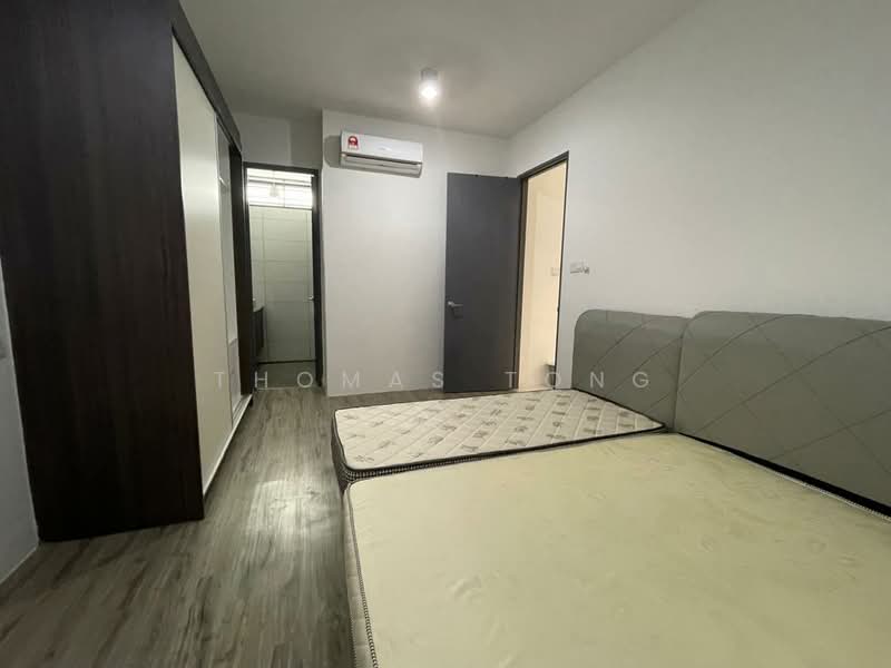 Servis Apartment untuk Disewa di The Podium - Thomas Tong - Master Bedroom - PropertyGuru.com.my