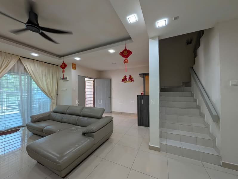 Rumah Teres 2-Tingkat untuk Dijual di Bandar Indahpura (Kulai) - Kuu Chin - Living Room - PropertyGuru.com.my