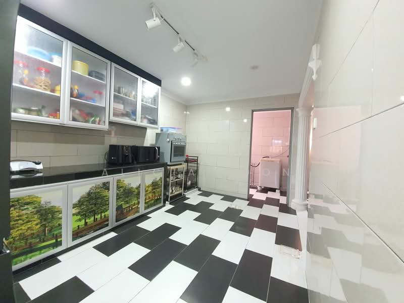 Semi-Detached House for Sale in Taman Perling (Perling) - Alicia Voon - Kitchen - PropertyGuru.com.my
