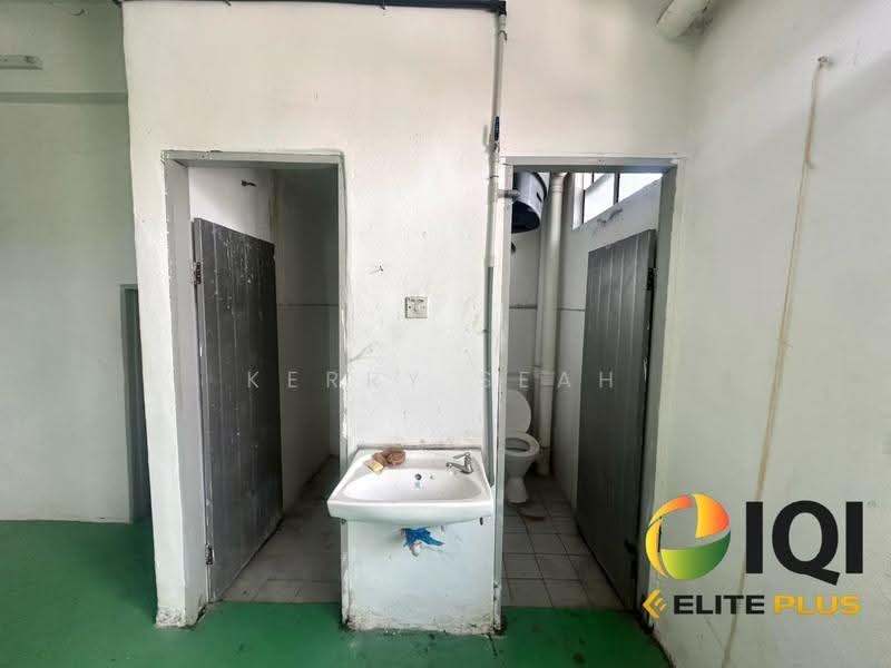Kedai untuk Disewa di Taman Machang Bubok (Bukit Mertajam) - Kerry Seah - Bathroom - PropertyGuru.com.my