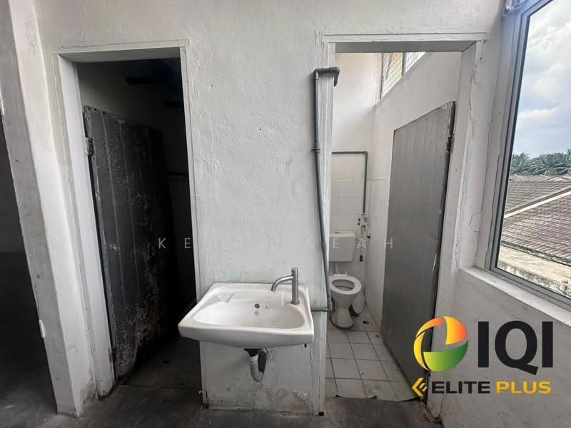 Kedai untuk Disewa di Taman Machang Bubok (Bukit Mertajam) - Kerry Seah - Bathroom - PropertyGuru.com.my