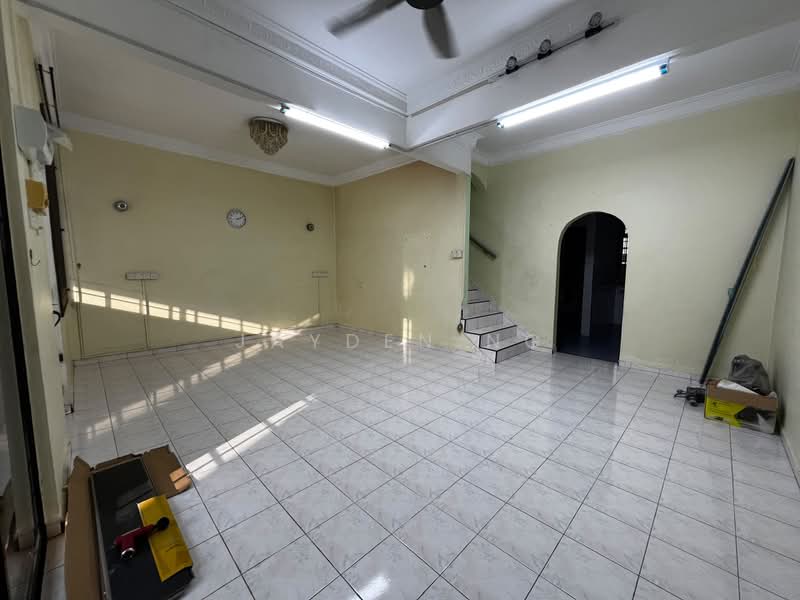 2-storey Terraced House for Sale in Taman Bersatu (Kulai) - Jayden Ng - Living Room - PropertyGuru.com.my