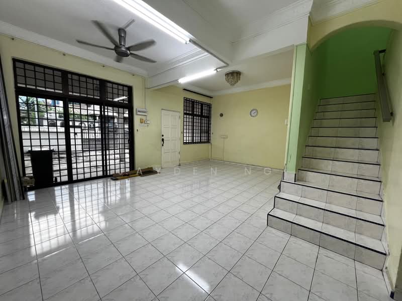 2-storey Terraced House for Sale in Taman Bersatu (Kulai) - Jayden Ng - Living Room - PropertyGuru.com.my