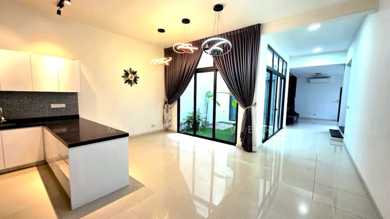 3-storey Terraced House for Sale in Casaman (Batu) - Mak Oliver - Kitchen - PropertyGuru.com.my