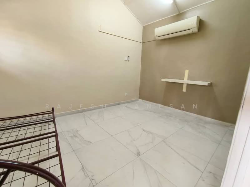 Terraced House for Rent in Bandar Country Homes (Rawang) - Rajesh Kanesan - Bedroom - PropertyGuru.com.my