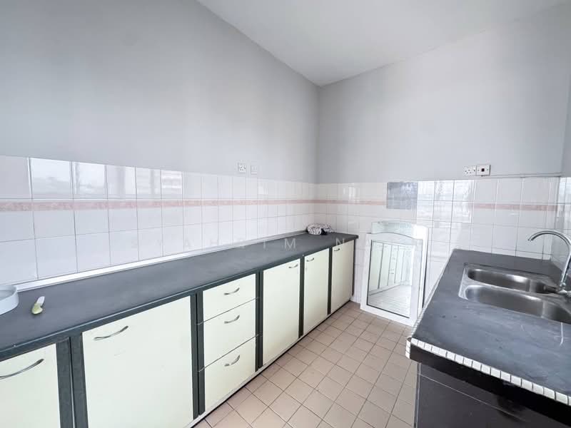 Pangsapuri untuk Dijual di Kenanga Apartments - Syahrim Naim - Kitchen - PropertyGuru.com.my