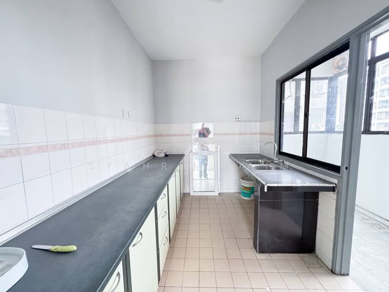 Pangsapuri untuk Dijual di Kenanga Apartments - Syahrim Naim - Kitchen - PropertyGuru.com.my