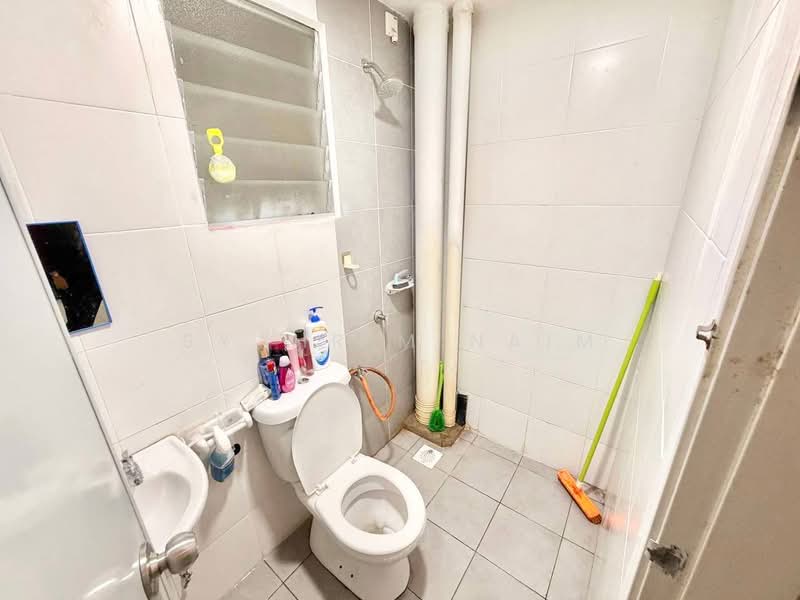 Pangsapuri untuk Dijual di De Kiara - Syahrim Naim - Bathroom - PropertyGuru.com.my
