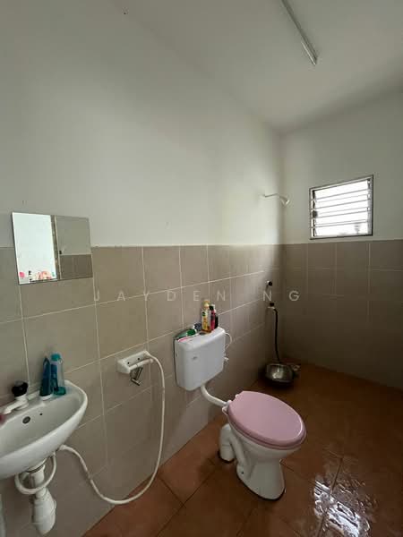 2-storey Terraced House for Sale in Taman Scientex Pasir Gudang (Pasir Gudang) - Jayden Ng - Bathroom - PropertyGuru.com.my