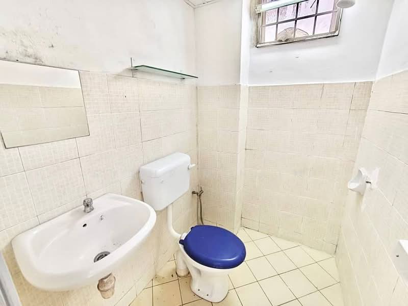Flat for Sale at Taman Impian Indah - Syahrim Naim - Bathroom - PropertyGuru.com.my
