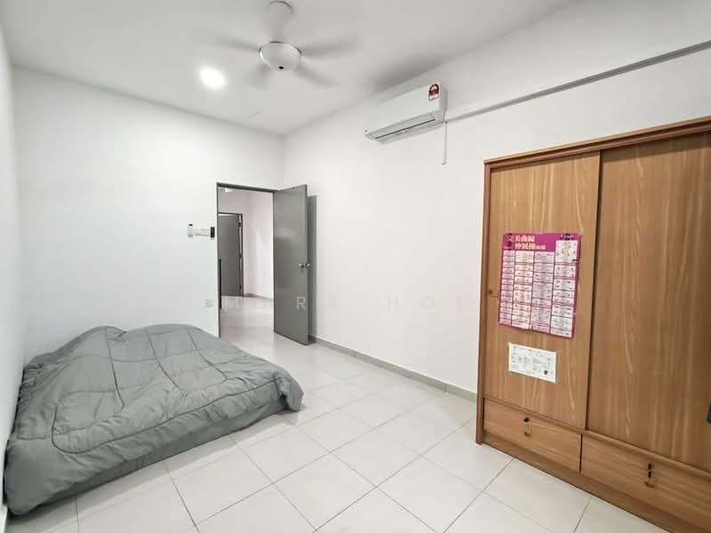 2.5-storey Terraced House for Sale in Senai (Kulai) - Mars Hoe - PropertyGuru.com.my
