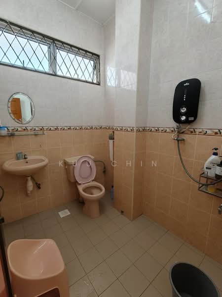 Rumah Teres 2-Tingkat untuk Dijual di Taman Pelangi (Johor Bahru) - Kuu Chin - PropertyGuru.com.my