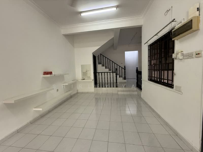 2-storey Terraced House for Sale in Ehsan Jaya (Johor Bahru) - Shirley Yap - Living Room - PropertyGuru.com.my