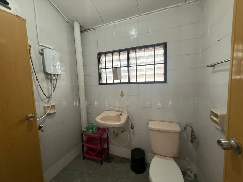 2-storey Terraced House for Sale in Ehsan Jaya (Johor Bahru) - Shirley Yap - Bathroom - PropertyGuru.com.my