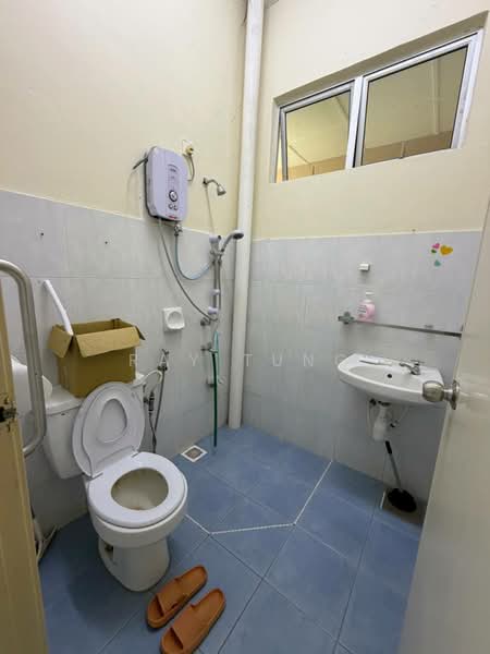 Rumah Teres 1 Tingkat untuk Dijual di Taman Pelangi Indah (Ulu Tiram) - Ray Tung - Bathroom - PropertyGuru.com.my