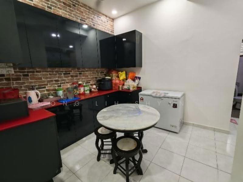 1-storey Terraced House for Sale in Tebrau (Johor) - Ong Lih Shyan - Kitchen - PropertyGuru.com.my