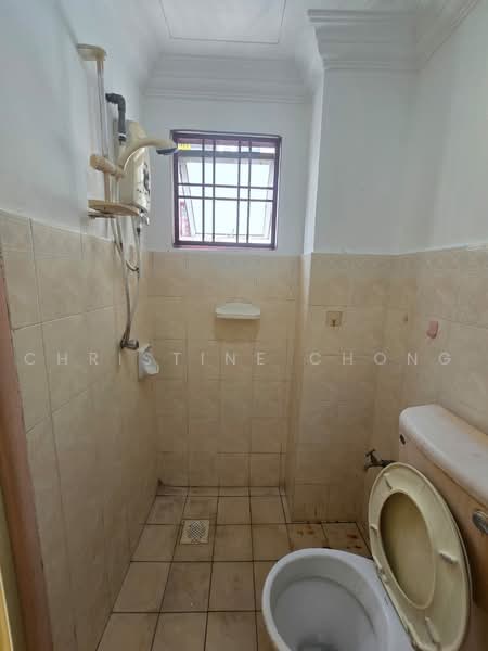 Pangsapuri untuk Dijual di Pandan Court - Christine Chong - Bathroom - PropertyGuru.com.my