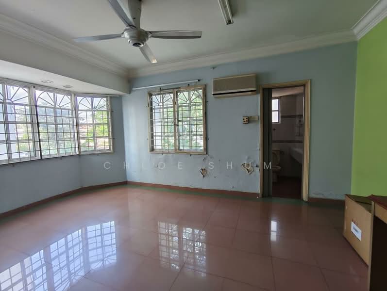 Kondominium untuk Dijual di Heritage - Chloe Shum - Living Room - PropertyGuru.com.my