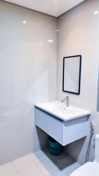 Service Residence for Sale at Centrus Soho - Jon . - Bathroom - PropertyGuru.com.my