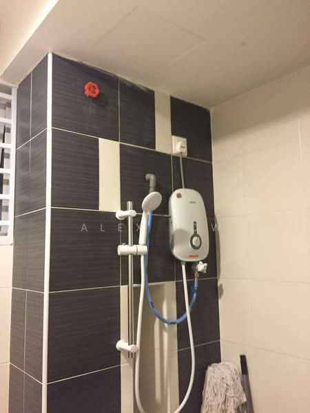 Service Residence for Rent at D'Ambience Residences (Pangsapuri Ikatan Flora) - Alex How - Bathroom - PropertyGuru.com.my