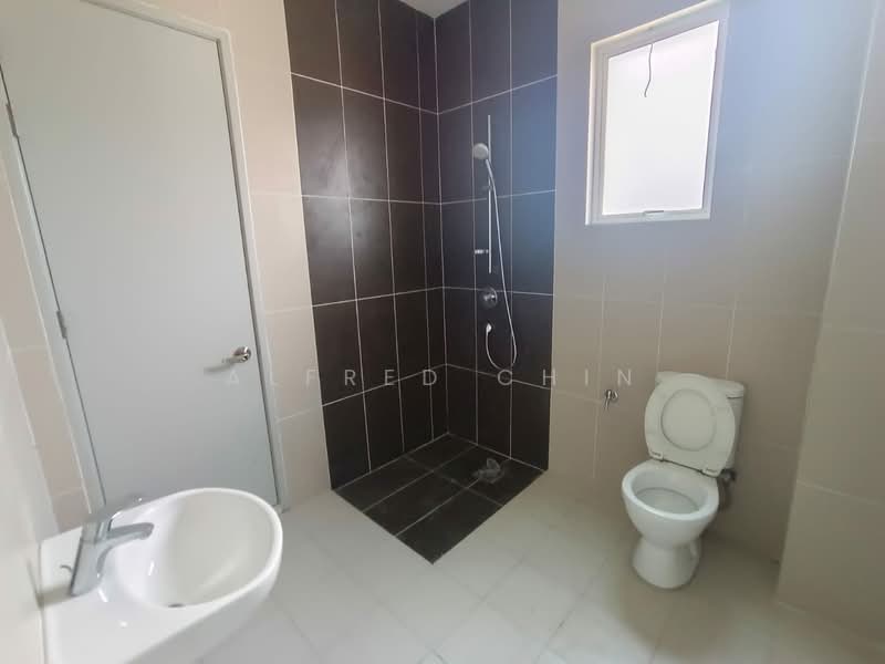 Semi-Detached House for Sale in Kajang (Selangor) - Alfred Chin - Bathroom - PropertyGuru.com.my