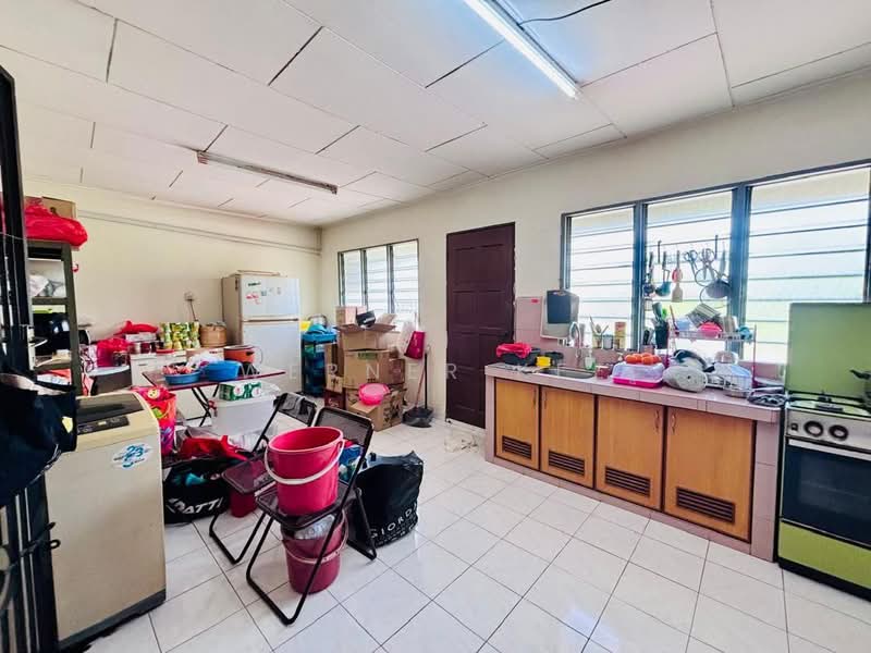 Rumah Teres 1 Tingkat untuk Dijual di Bandar Baru Permas Jaya (Permas Jaya) - Werner Kee - Kitchen - PropertyGuru.com.my