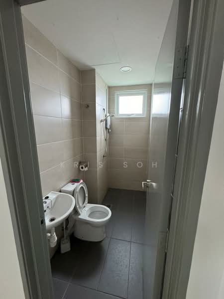 Kondominium untuk Disewa di Iris Residence - Kris Soh - Bathroom - PropertyGuru.com.my