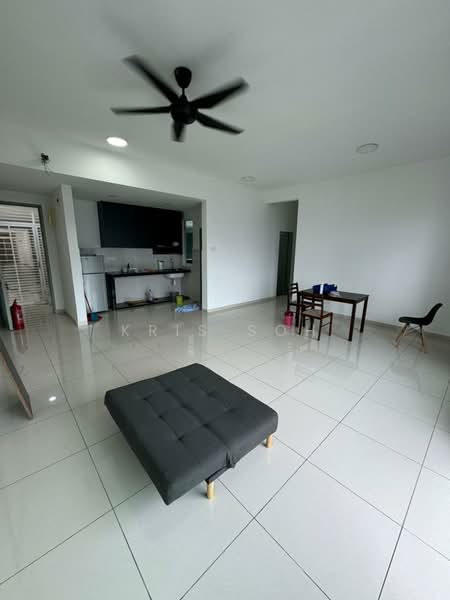 Kondominium untuk Disewa di Iris Residence - Kris Soh - Living Room - PropertyGuru.com.my