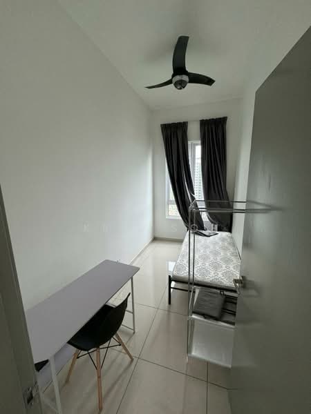 Kondominium untuk Disewa di Iris Residence - Kris Soh - Bedroom - PropertyGuru.com.my