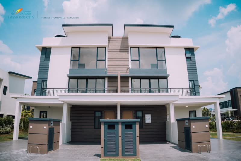 1.5-storey Terraced House for Sale in Semenyih (Selangor) - Tiong Seng Lee - Exterior - PropertyGuru.com.my