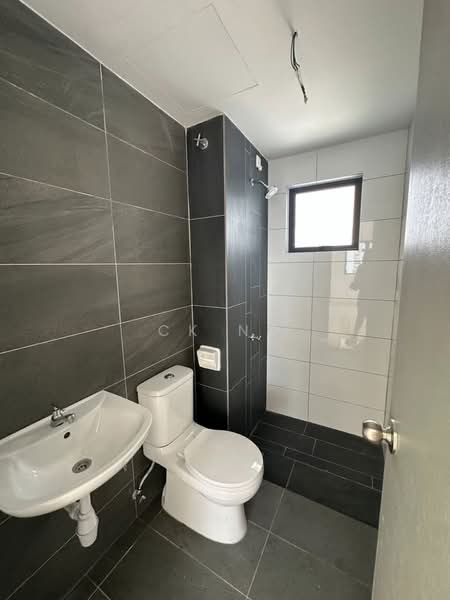 Servis Apartment untuk Dijual di Traders Garden @ Cheras Selatan - CK Ng - Bathroom - PropertyGuru.com.my