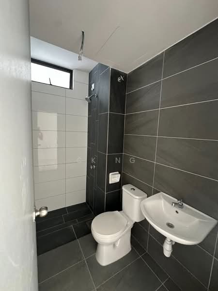 Servis Apartment untuk Dijual di Traders Garden @ Cheras Selatan - CK Ng - Bathroom - PropertyGuru.com.my