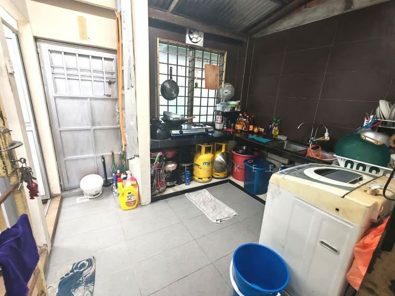 Rumah Teres 2 Tingkat untuk Dijual di Bandar Baru Permas Jaya (Permas Jaya) - Werner Kee - Kitchen - PropertyGuru.com.my