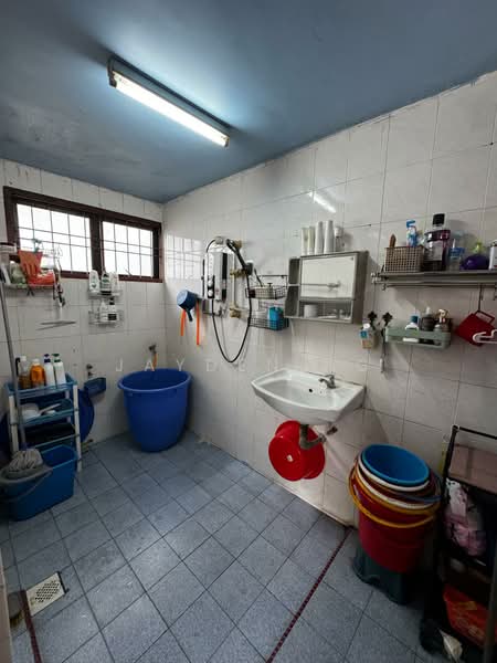 Rumah Teres 1 Tingkat untuk Dijual di Taman Johor (Tampoi) - Jayden Ng - Bathroom - PropertyGuru.com.my