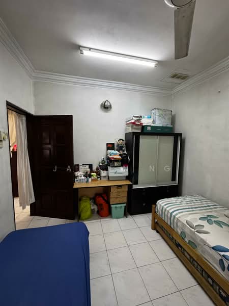 Rumah Teres 1 Tingkat untuk Dijual di Taman Johor (Tampoi) - Jayden Ng - Bedroom - PropertyGuru.com.my