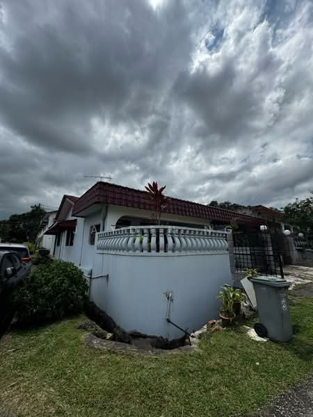 Rumah Teres 1 Tingkat untuk Dijual di Taman Johor (Tampoi) - Jayden Ng - Exterior - PropertyGuru.com.my