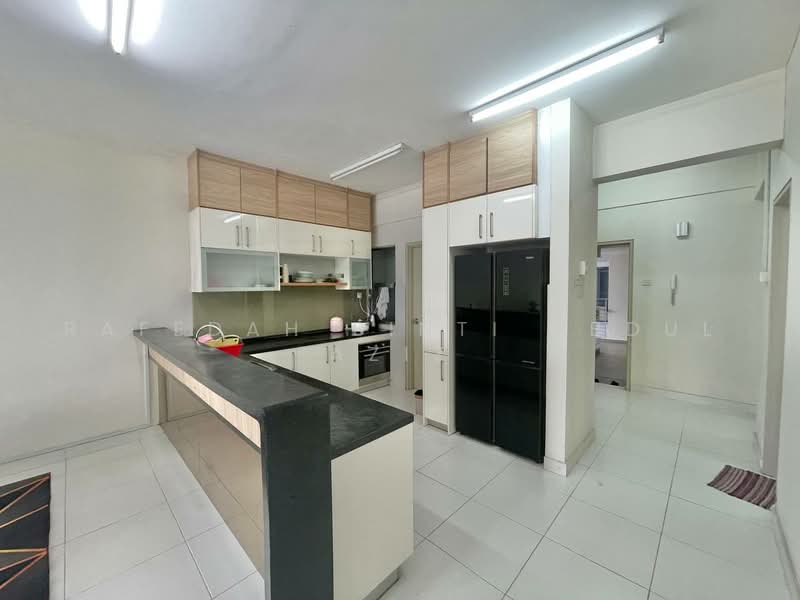 Servis Apartment untuk Dijual di Solace Service Apartment @ SetiaWalk - Rafedah Binti Abdul Aziz - Kitchen - PropertyGuru.com.my