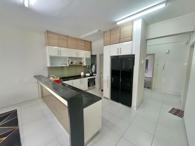 Servis Apartment untuk Dijual di Solace Service Apartment @ SetiaWalk - Rafedah Binti Abdul Aziz - Kitchen - PropertyGuru.com.my