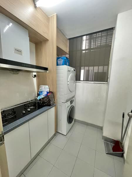 Servis Apartment untuk Dijual di Solace Service Apartment @ SetiaWalk - Rafedah Binti Abdul Aziz - Kitchen - PropertyGuru.com.my