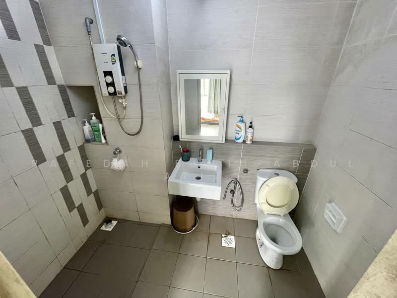 Servis Apartment untuk Dijual di Solace Service Apartment @ SetiaWalk - Rafedah Binti Abdul Aziz - Bathroom - PropertyGuru.com.my