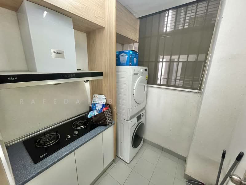Servis Apartment untuk Dijual di Solace Service Apartment @ SetiaWalk - Rafedah Binti Abdul Aziz - Kitchen - PropertyGuru.com.my