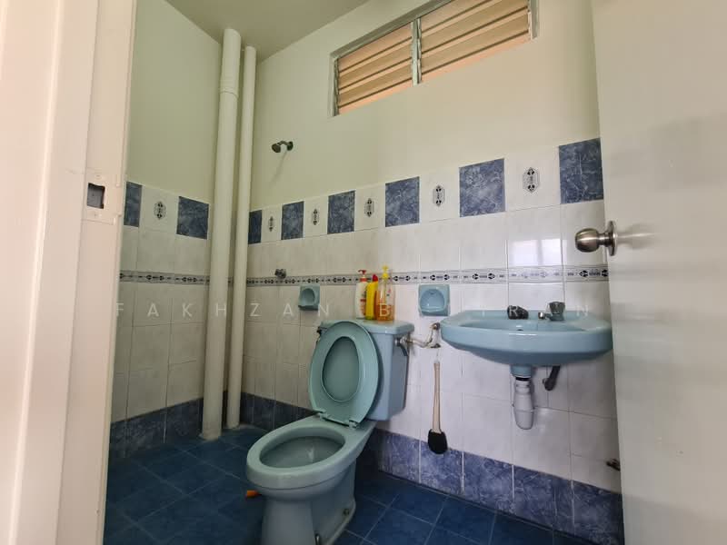 Pangsapuri untuk Disewa di Intana Ria - Fakhzan Badiran - Bathroom - PropertyGuru.com.my