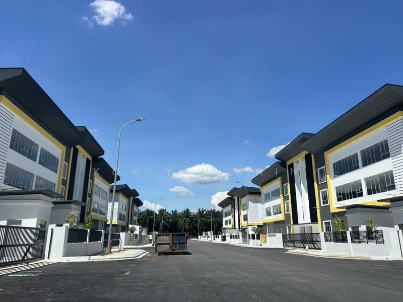 Semi-D Factory for Sale in Kampung Teluk Mengkuang (Telok Panglima Garang) - Kok Yen Chin - Exterior - PropertyGuru.com.my