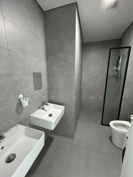Servis Apartment untuk Disewa di Cubic Botanical - Leon Leong - Bathroom - PropertyGuru.com.my