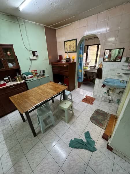 Rumah Teres 2 Tingkat untuk Disewa di Taman Muda (Ampang) - Loh KC - Kitchen - PropertyGuru.com.my