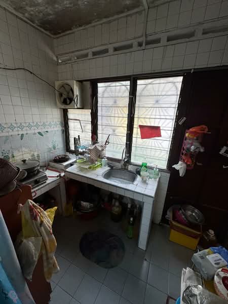 Rumah Teres 2 Tingkat untuk Disewa di Taman Muda (Ampang) - Loh KC - Kitchen - PropertyGuru.com.my