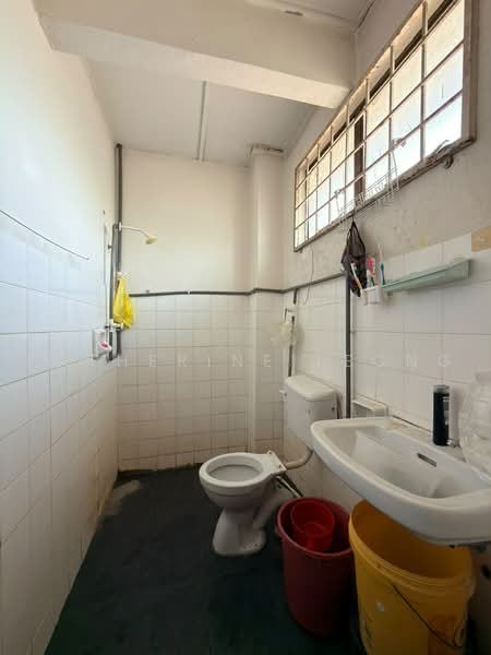 Rumah Teres 2 Tingkat untuk Dijual di Rawang (Selangor) - Katherine Leong - Bathroom - PropertyGuru.com.my