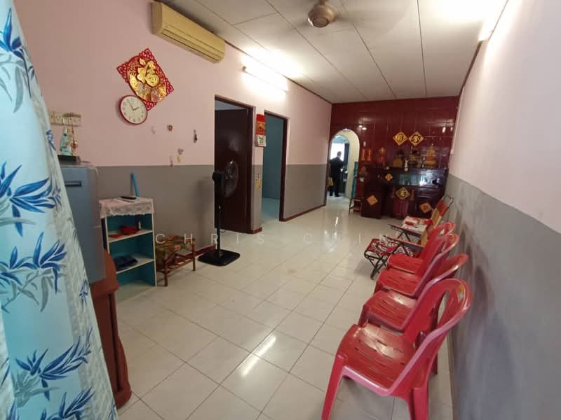 1-storey Terraced House for Sale in Taman Bagus (Tambun) - Chris Chin - Living Room - PropertyGuru.com.my