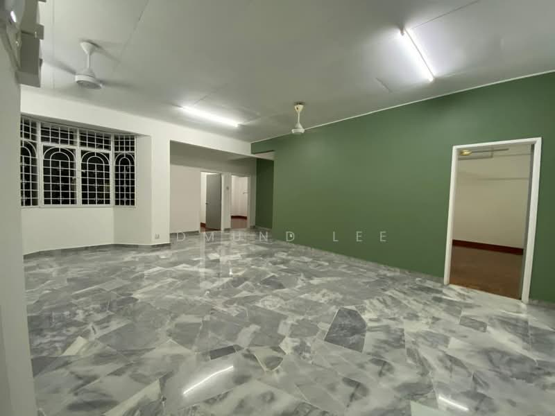Pangsapuri untuk Dijual di Subang Perdana Goodyear Court 10 - Edmund Lee - Living Room - PropertyGuru.com.my