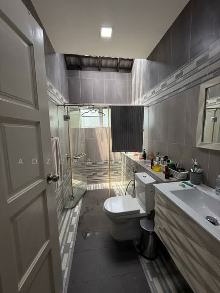 Bungalow House for Sale in Kota Damansara (Selangor) - Adzura Zamedin - Bathroom - PropertyGuru.com.my